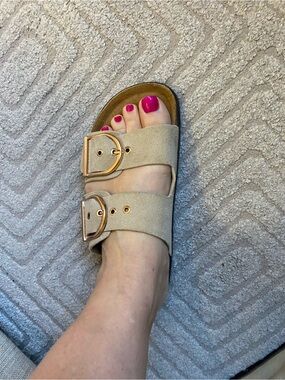 Cushionaire Brook Women’s Suede Double Buckle Slide Sandal - Size 8 Wide